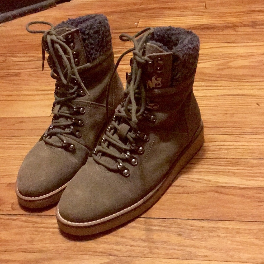 UO Lace-up Faux Shearling-Lined Boots
